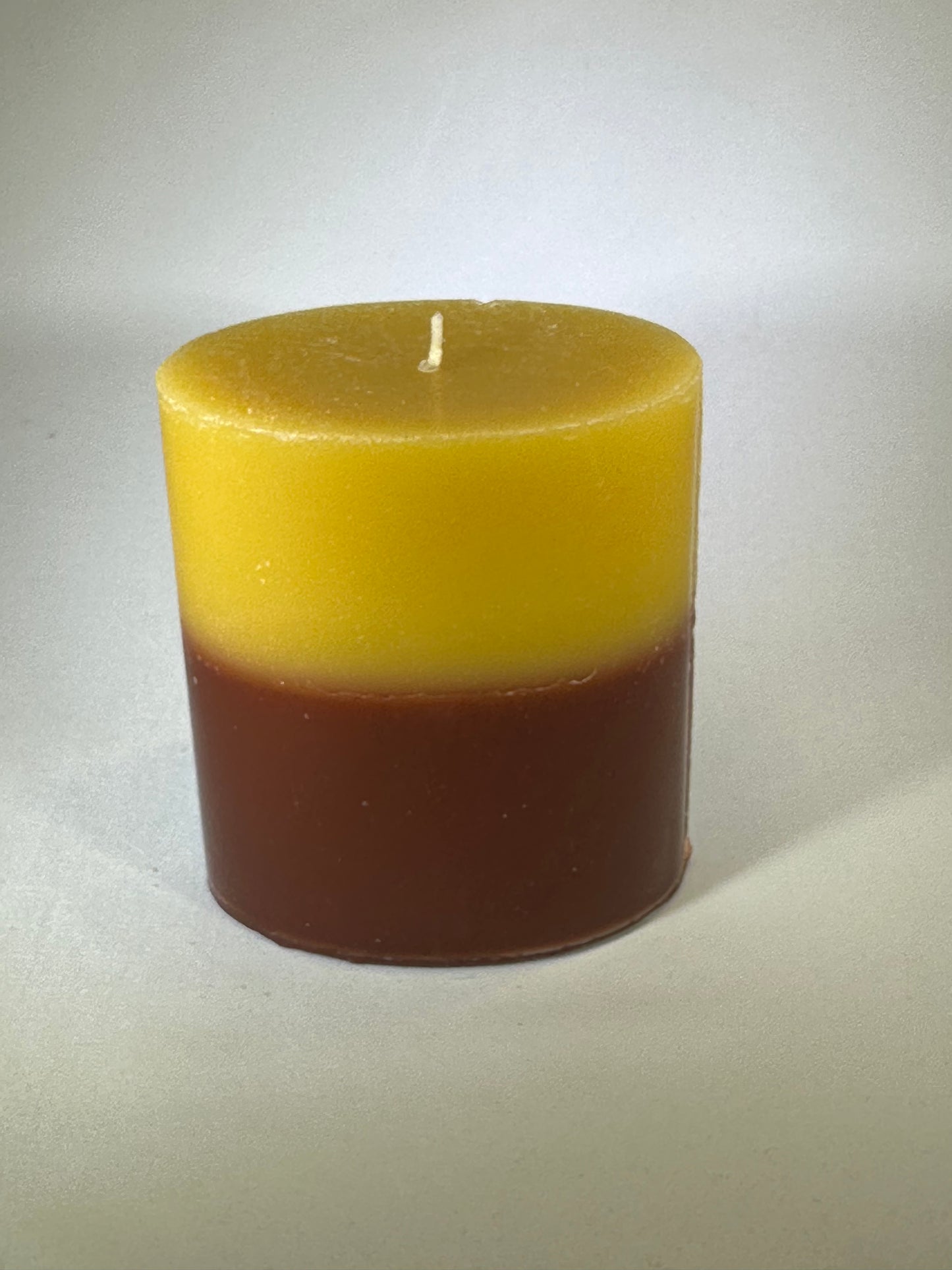 Oval Pillar - Saffron Cedarwood, Gold/Brown