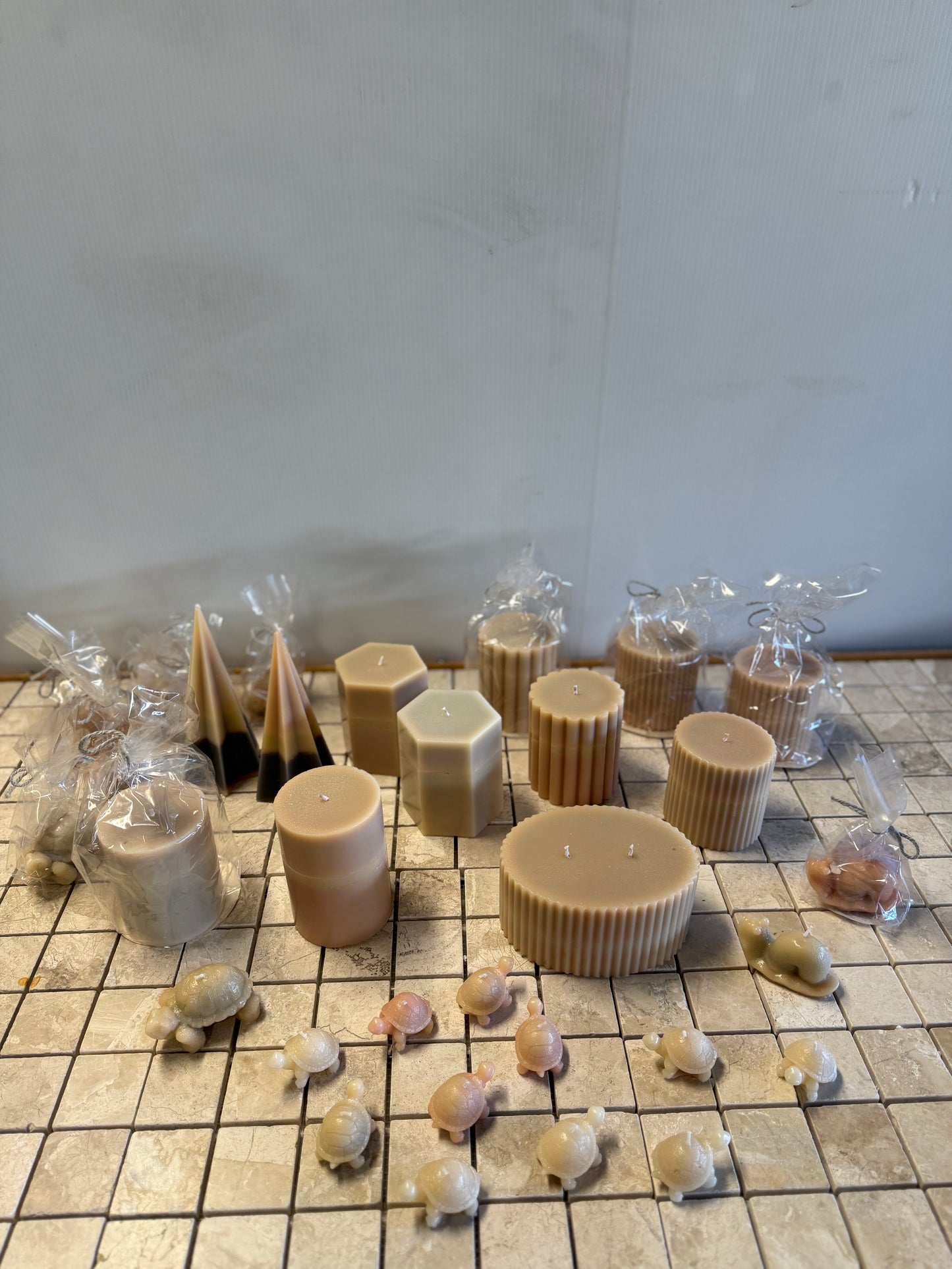 Fluted Oval Wide - 2 Wick, Leather Scent, Tan